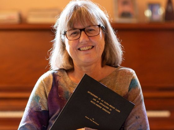 Papa nomeia mulher distinguida com o Nobel da Física para Academia Pontifícia das Ciências
