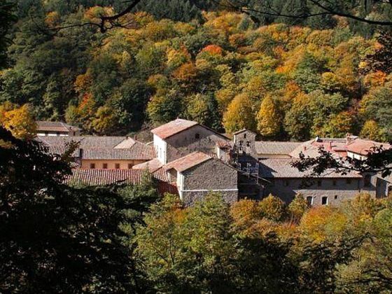 Cardeal Tolentino inaugura biblioteca monástica