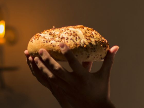 Nunca será demais repetir: No coração da vida do cristão está a fé, não a lei