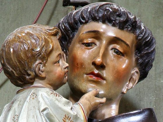 Santo António, amigo, intercessor, mas também teólogo, grande comunicador e próximo dos pobres