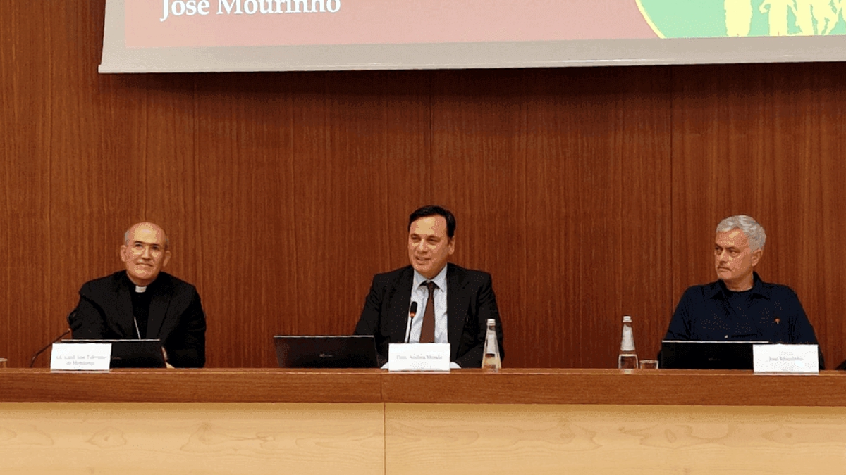 José Mourinho fala sobre o papa Francisco, o mundo «cruel» do futebol e o valor do desporto para a educação