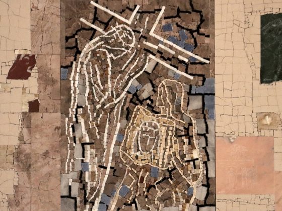 “Via Cruxis”, de Ilda David’: A Bíblia em texturas, brilhos e pedras de mil cores