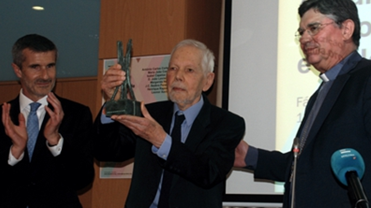 Igreja perdeu «sentido da criatividade e do diálogo com a sociedade» mas «recuperou o seu lugar no mundo da ciência e da razão», afirma José Mattoso
