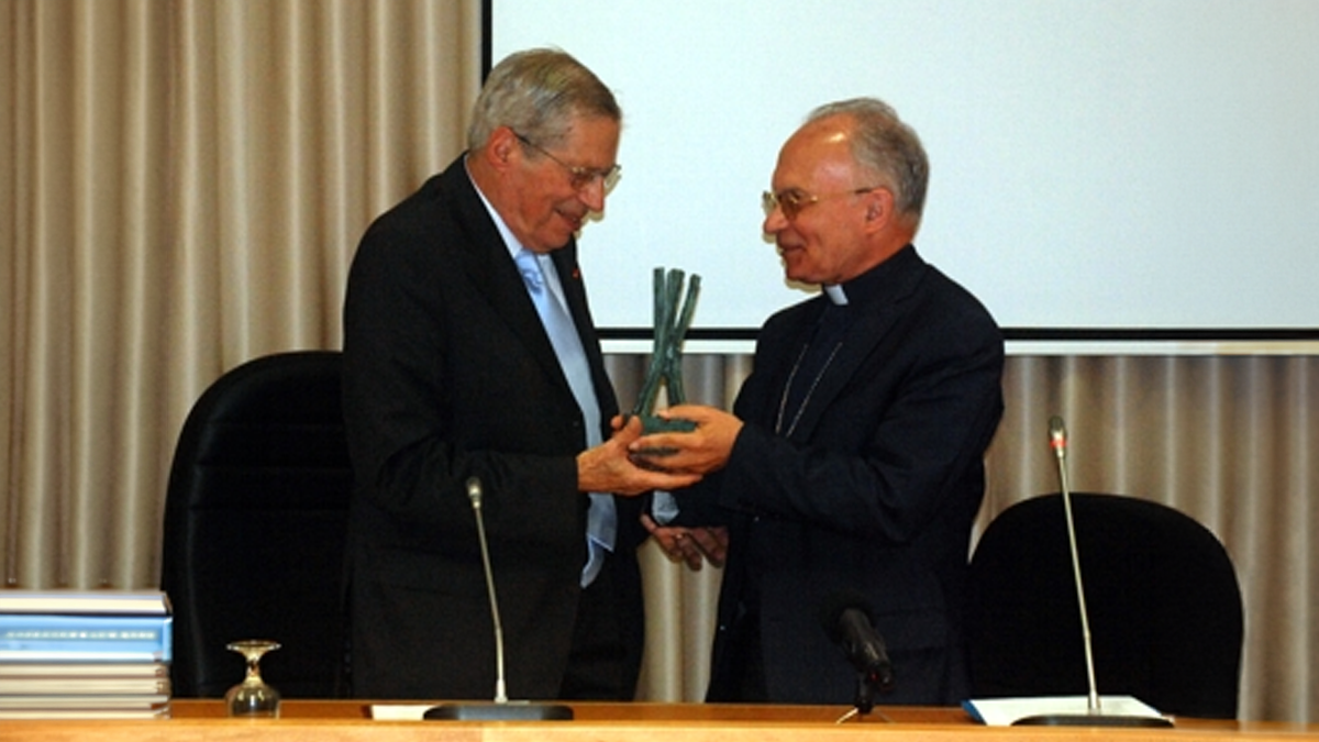 «Consola-me ter-me esforçado por servir a fé»: Walter Osswald recebeu Prémio Árvore da Vida